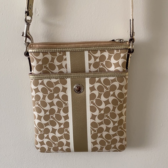 Small Vintage Coach Bag - Picture 4 of 7